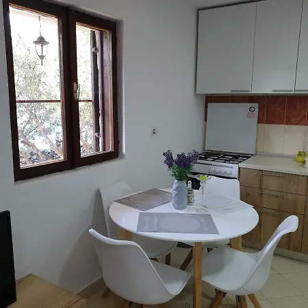 Beach Ivana Apartment *